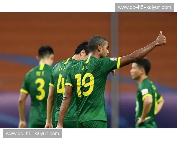 绿茵场上的“上帝之手”还是终极遗憾？深度复盘国安vs首尔那场改变命运的手球争议